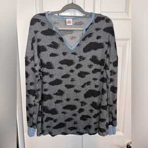 The ZigZag‎ Stripe Gray/Blue top Large